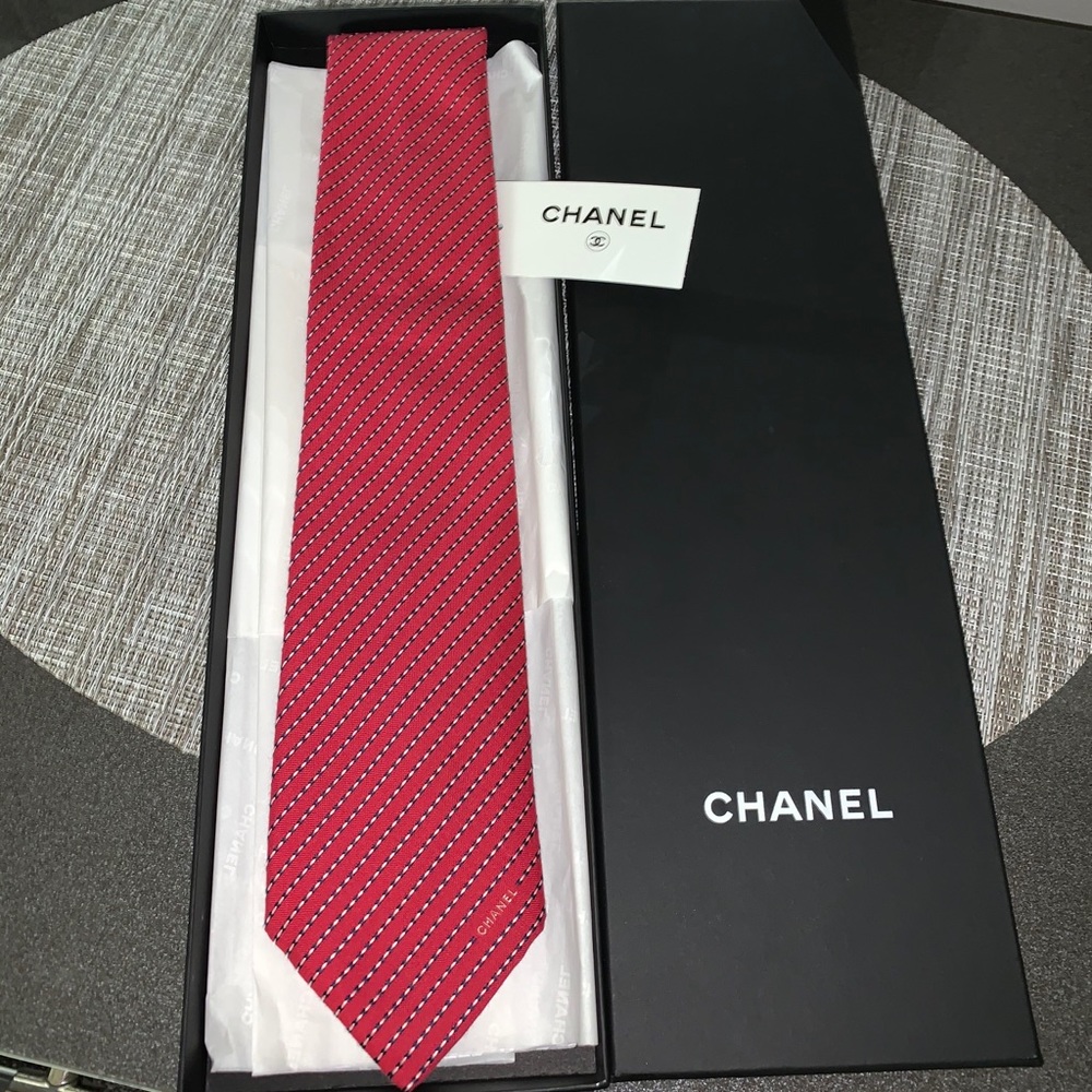 Designer tie - Picture 1 of 3